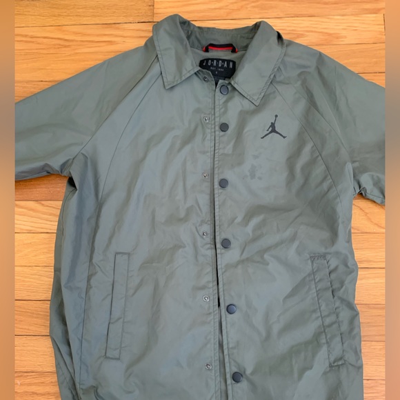 Jordan Windbreaker - Picture 1 of 3
